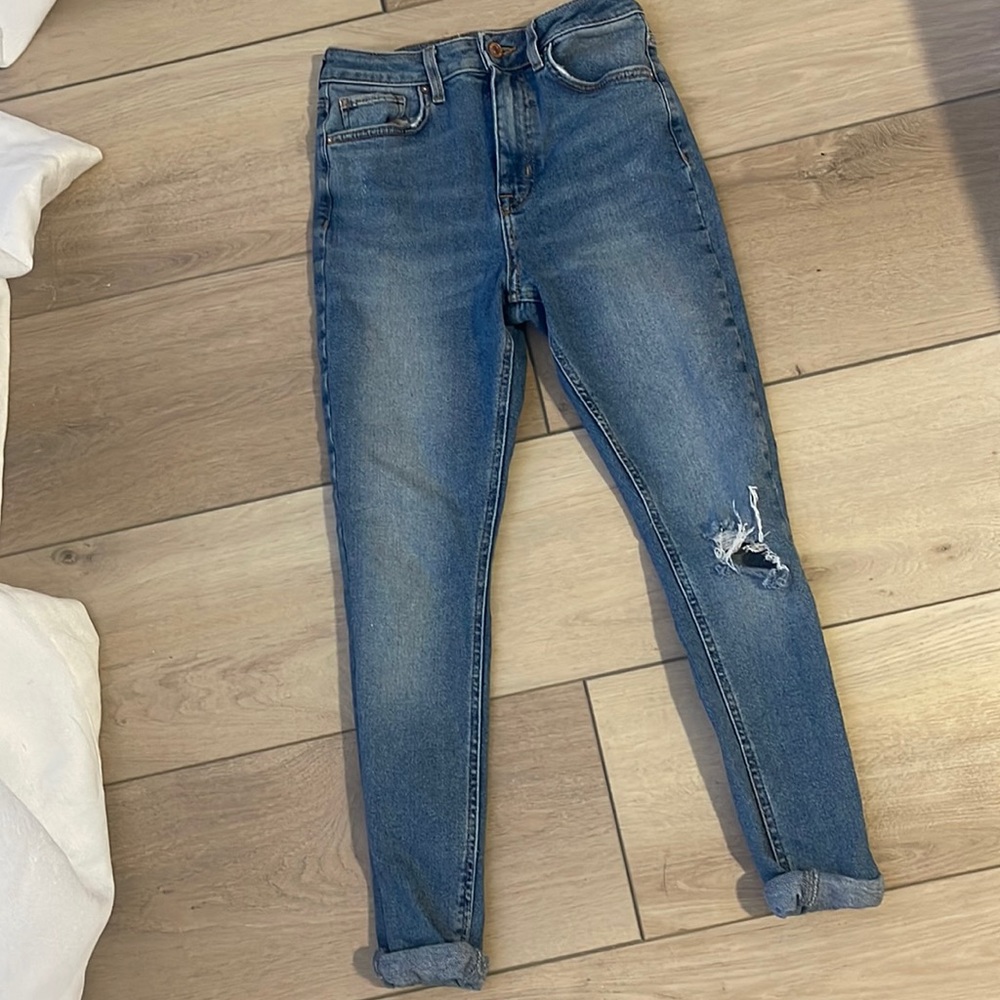 LIKE BRAND NEW! HIGH WAISTED SKINNY JEAN
